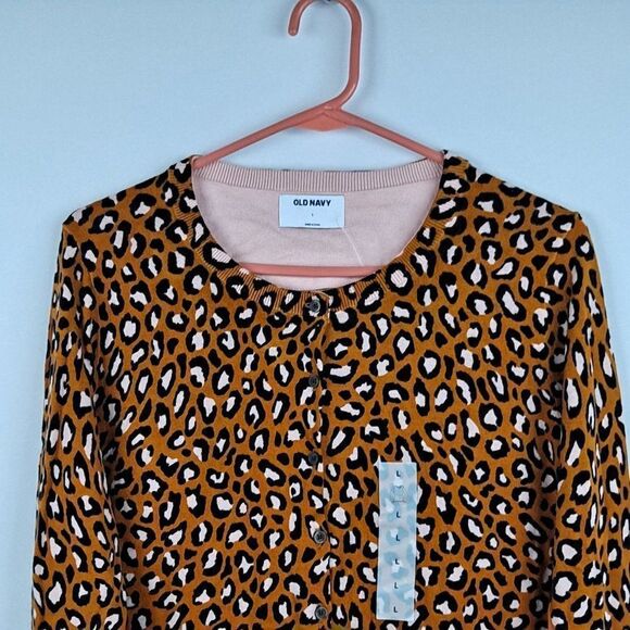Ladies button front sweater NWT - Picture 2 of 12